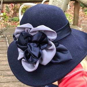 Vintage navy wool hat with flower